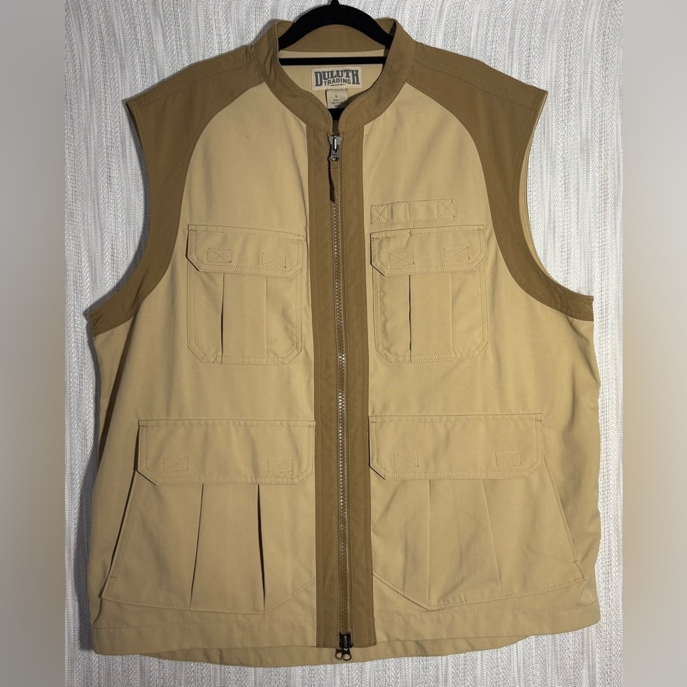 Duluth Trading Co Men's Beige and Brown Vest